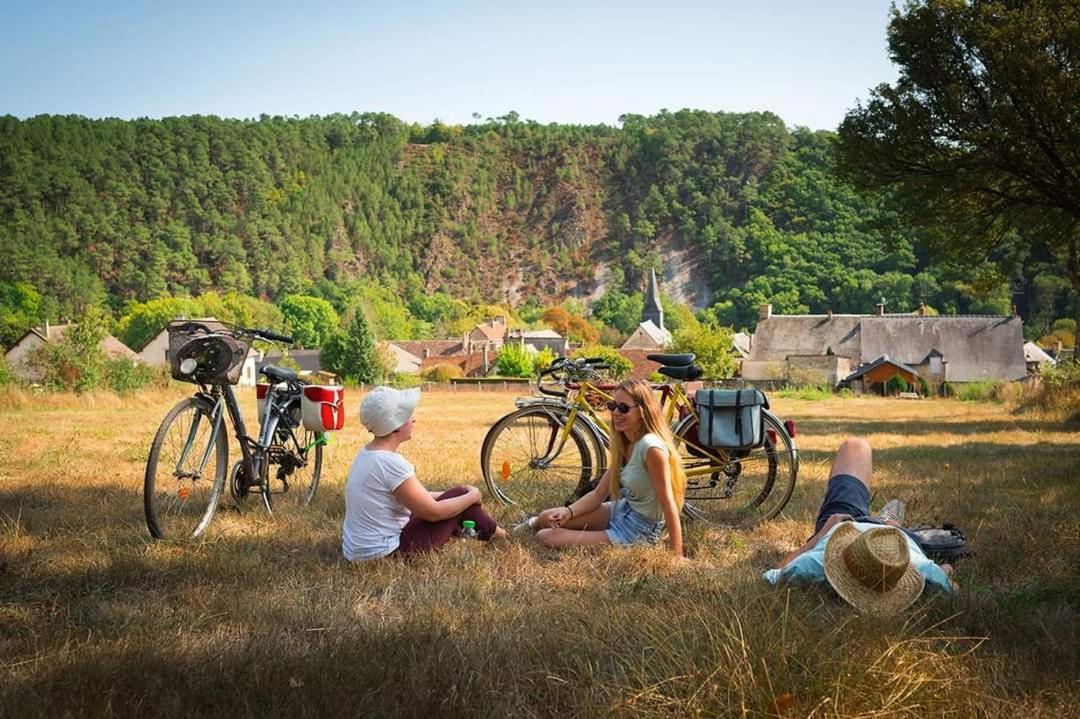 Le Bon Laboureur Saint-Léonard-des-Bois Exterior foto